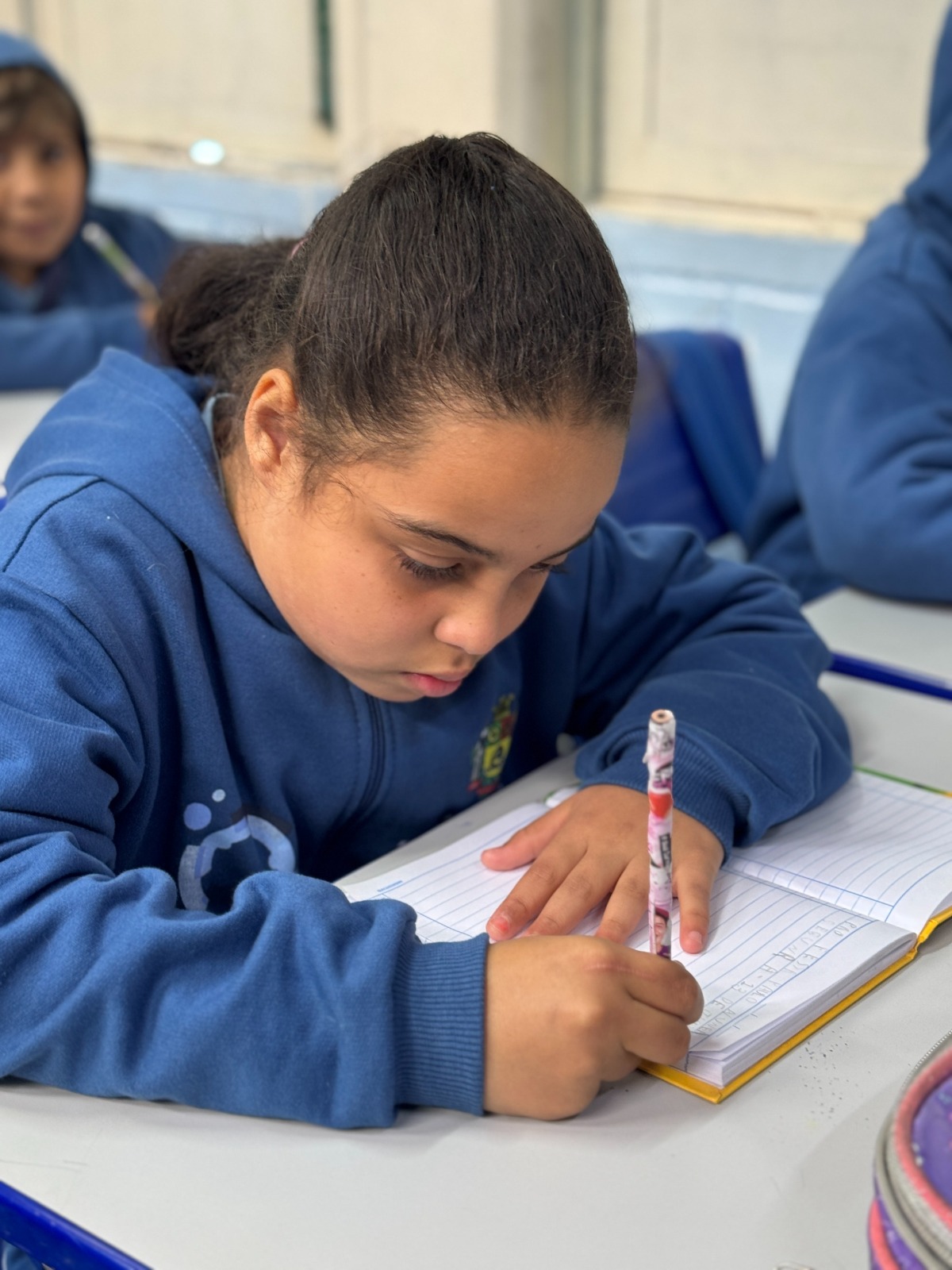 Reforço escolar em Itaquaquecetuba atende mais de mil estudantes durante as férias