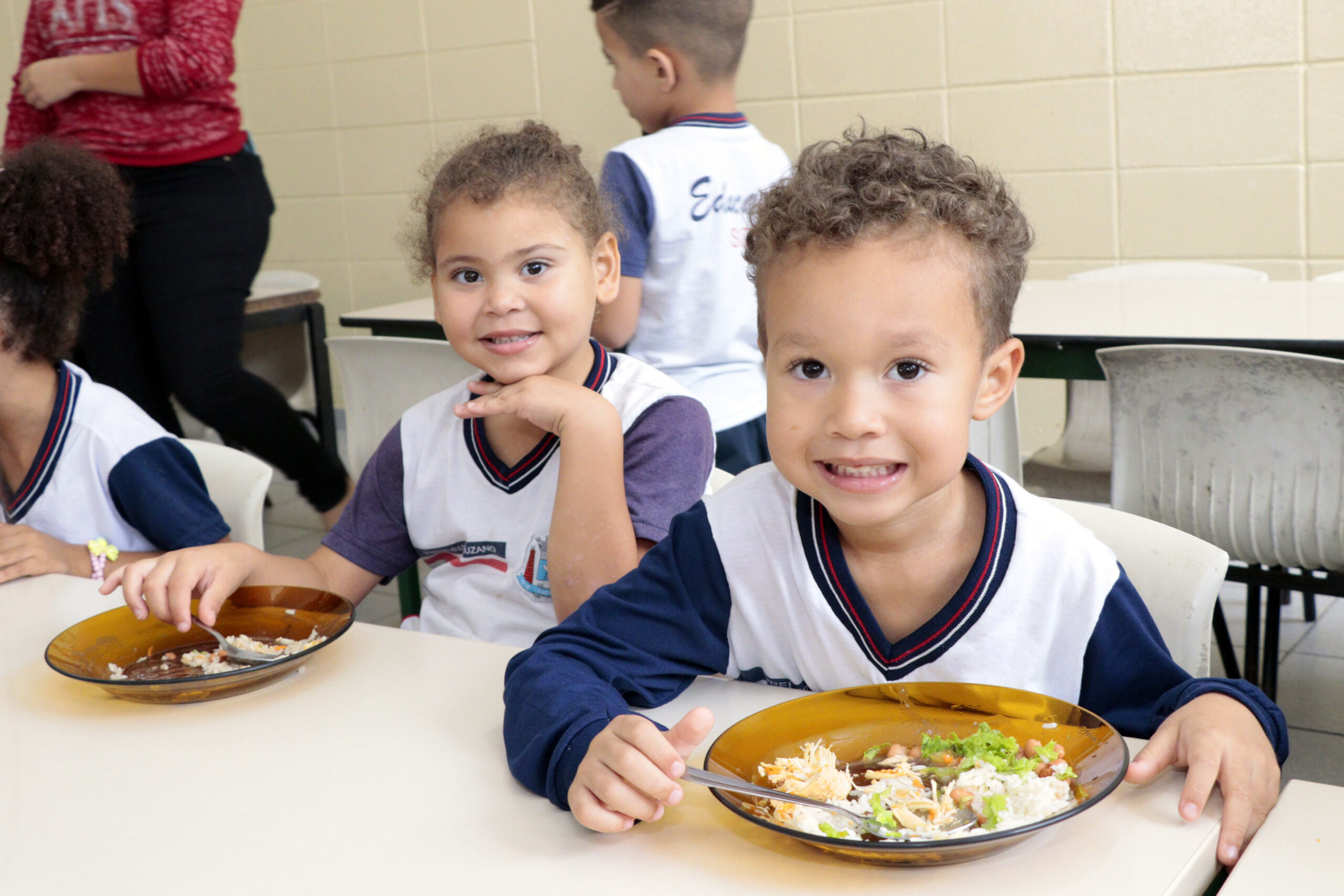 Alimentação escolar em Suzano garante cardápio especial para alunos com restrição alimentar
