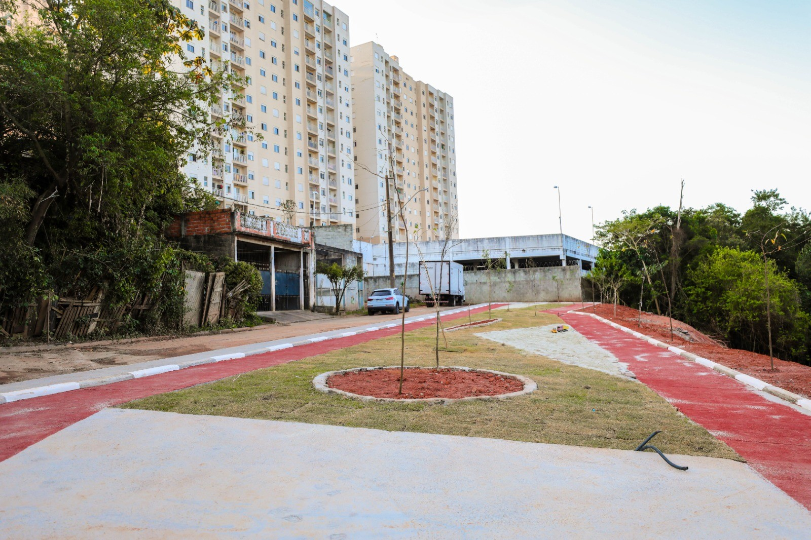 Nova praça no Parque Imperial entra na fase final de obras