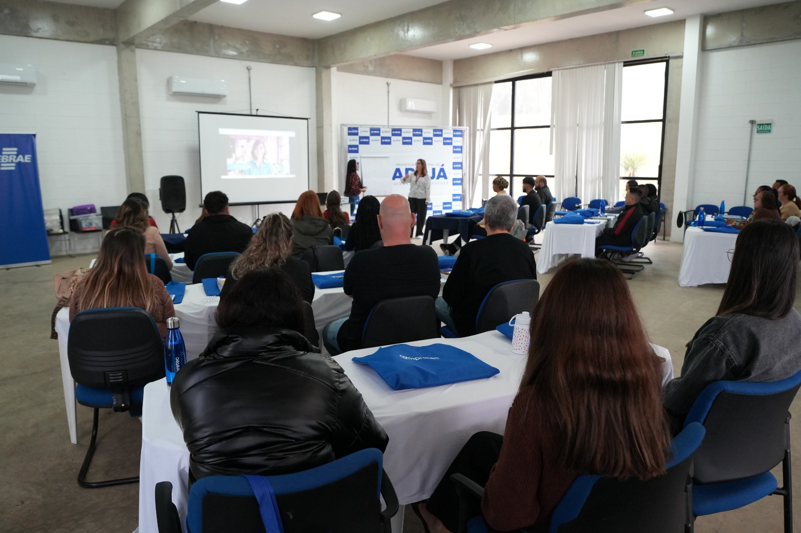 Empretec em Arujá capacita empreendedores para novos negócios
