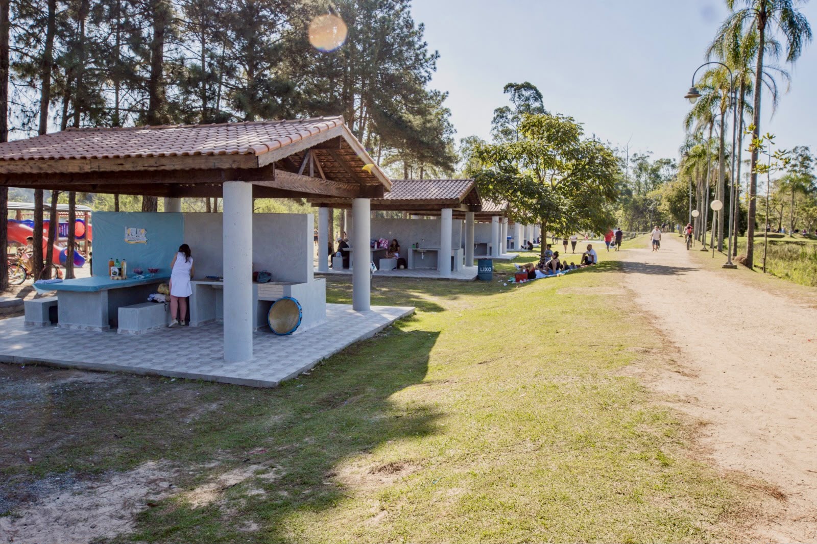 Itaquá entrega quiosques e quadras revitalizados no Parque Ecológico Mário do Canto