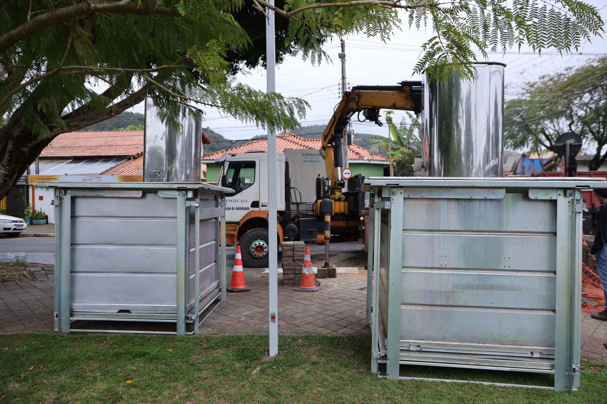 Guararema moderniza descarte de recicláveis com lixeiras subterrâneas