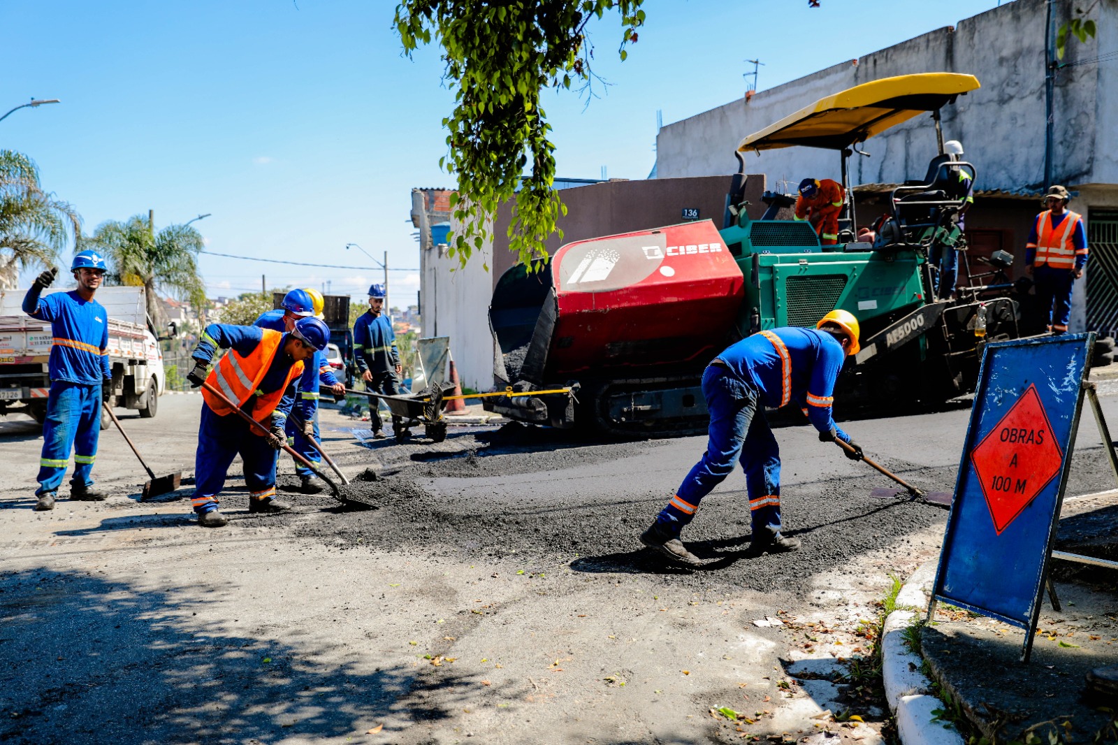 Castelo Branco ganha asfalto novo em seis ruas de Ferraz de Vasconcelos