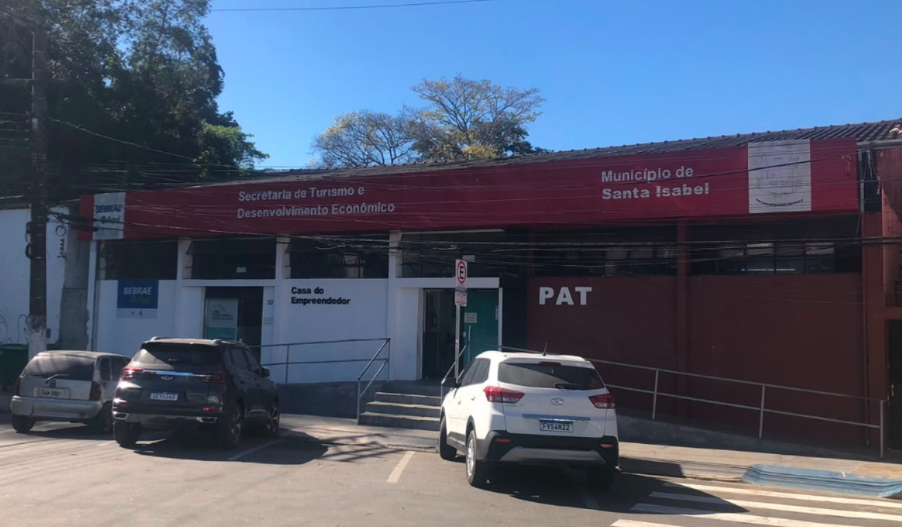 Santa Isabel abre inscrições para cursos gratuitos de Gesseiro e Maquiagem