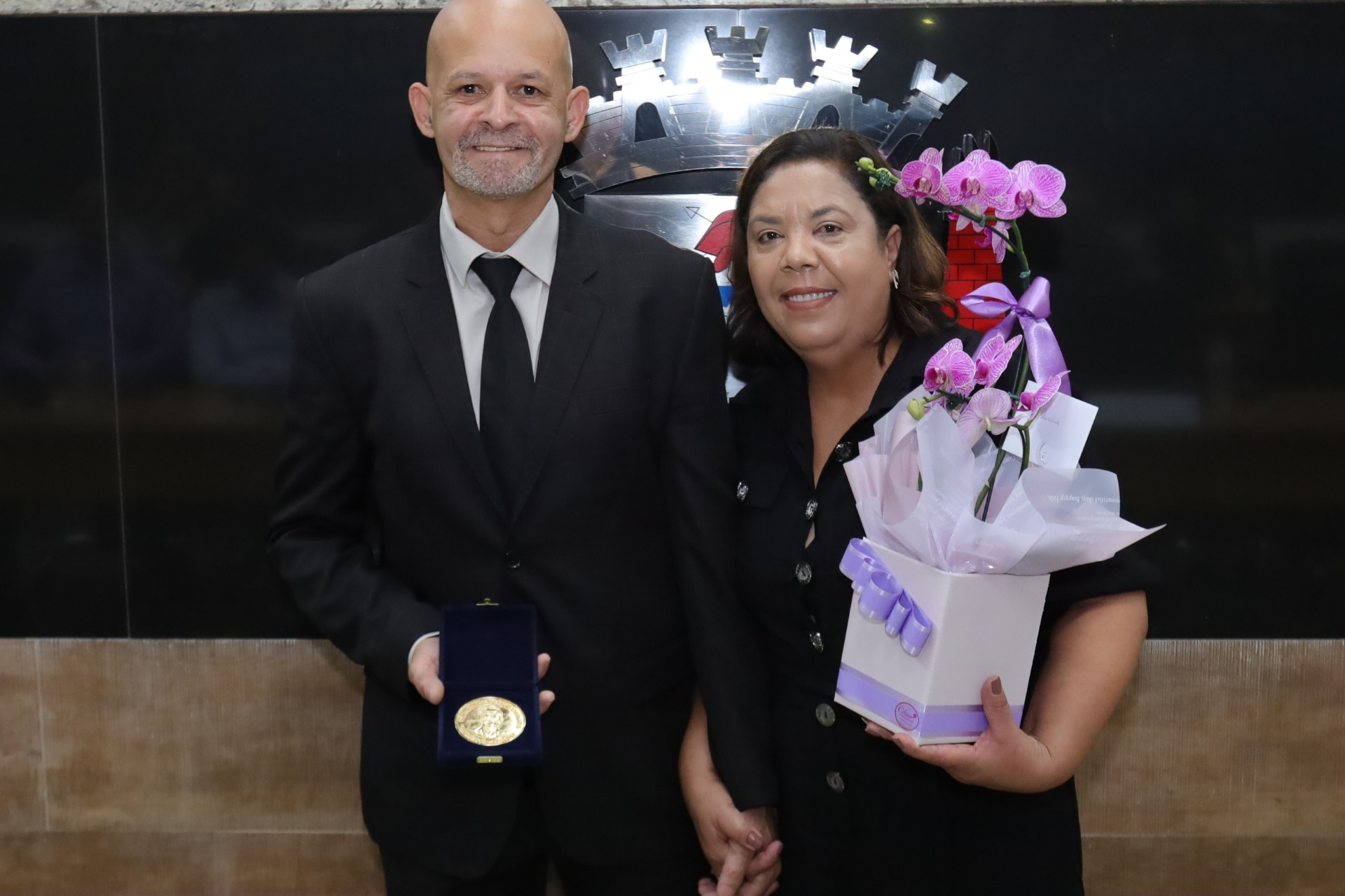 Pastor recebe Medalha Antônio Marques Figueira da Câmara de Suzano